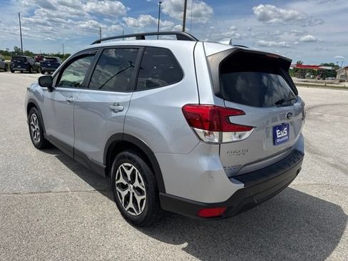 Used 2020 Subaru Forester Premium w/ Popular Package #1 AWD/4WD image 5