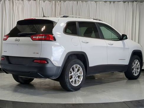 Used 2017 Jeep Cherokee Latitude w/ Comfort/Convenience Group AWD/4WD image 10