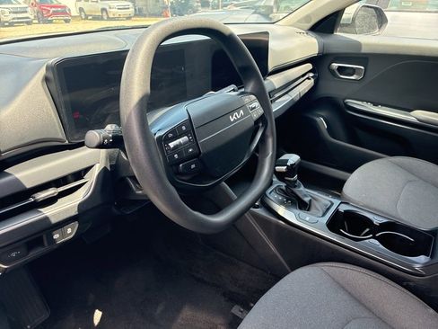 Used 2025 Kia K4 LXS image 7
