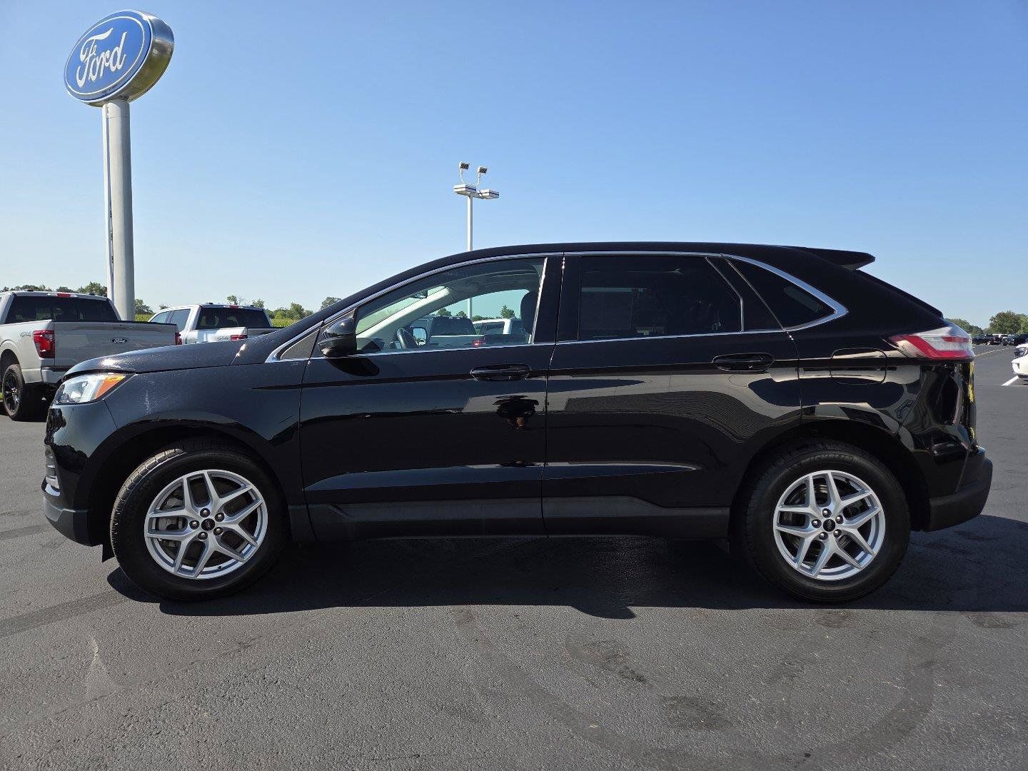Used 2023 Ford Edge SEL w/ Convenience Package AWD/4WD image 15