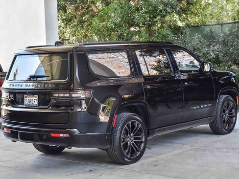 Used 2023 Jeep Grand Wagoneer Series II image 6