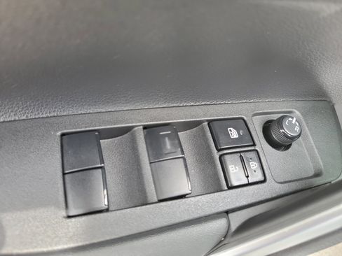 Used 2022 Toyota Corolla Cross L FWD image 21