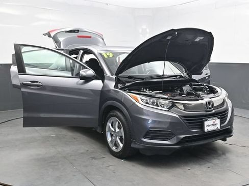 Used 2019 Honda HR-V LX image 40