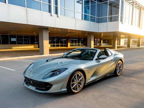 Used 2022 Ferrari 812 GTS RWD image 23