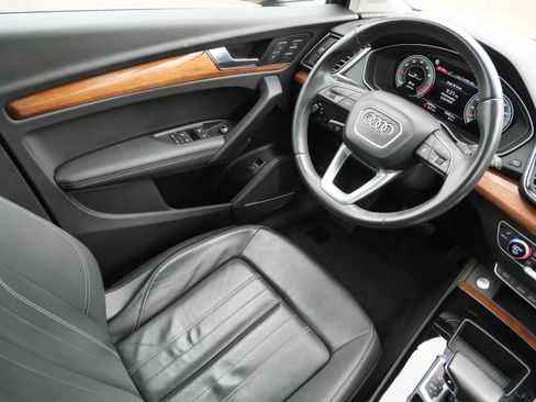 Used 2023 Audi Q5 2.0T Premium Plus w/ Premium Plus Package AWD/4WD image 9