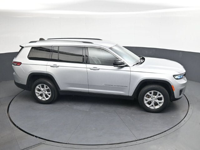 Used 2023 Jeep Grand Cherokee L Limited AWD/4WD image 39