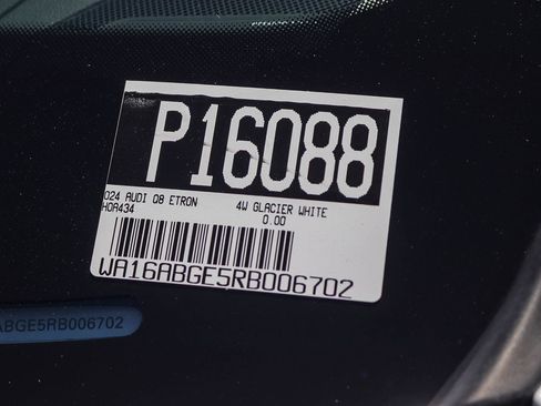 Certified 2024 Audi Q8 e-tron Premium Plus w/ Prestige Package AWD/4WD image 32