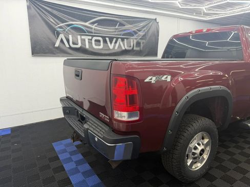 Used 2013 GMC Sierra 2500 SLE w/ Convenience Package AWD/4WD image 3