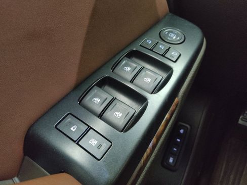 Used 2017 Chevrolet Tahoe Premier RWD image 27