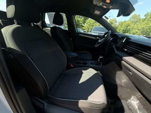 Used 2025 Volkswagen Jetta Sport FWD image 25