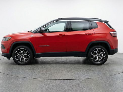 Used 2025 Jeep Compass Limited AWD/4WD image 5