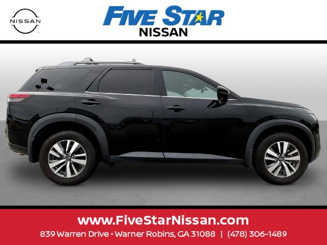 Used 2024 Nissan Pathfinder SL FWD image 8