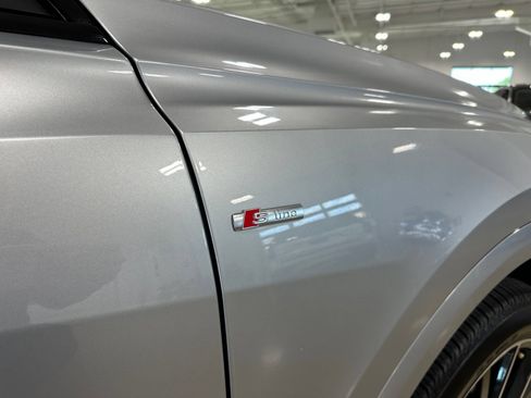 Used 2023 Audi Q8 Premium Plus AWD/4WD image 11