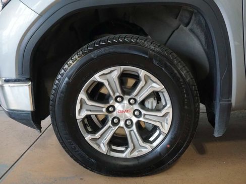 Certified 2025 GMC Sierra 1500 SLT image 10