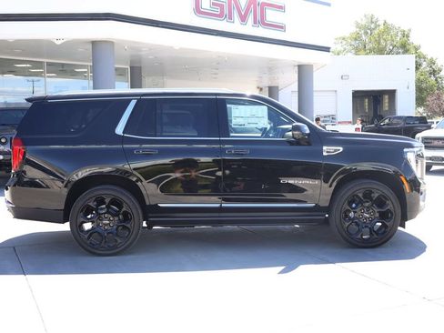 New 2026 GMC Yukon Denali w/ Denali Reserve Package AWD/4WD image 7