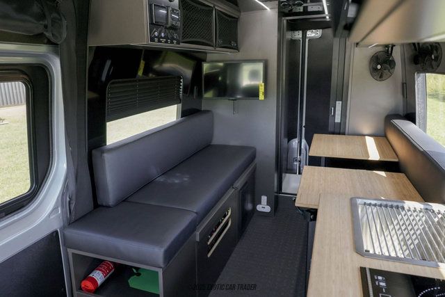 Used 2025 Mercedes-Benz Sprinter 2500 image 50