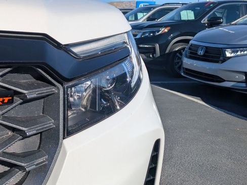 Used 2025 Honda Passport TrailSport image 12