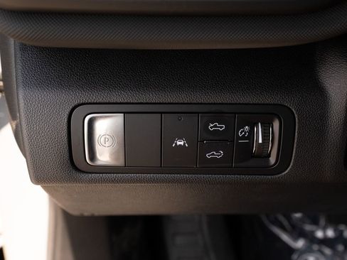 New 2025 Chevrolet Silverado EV LT image 22