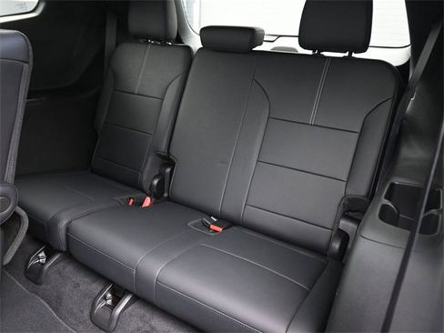 Used 2024 GMC Acadia Elevation image 13