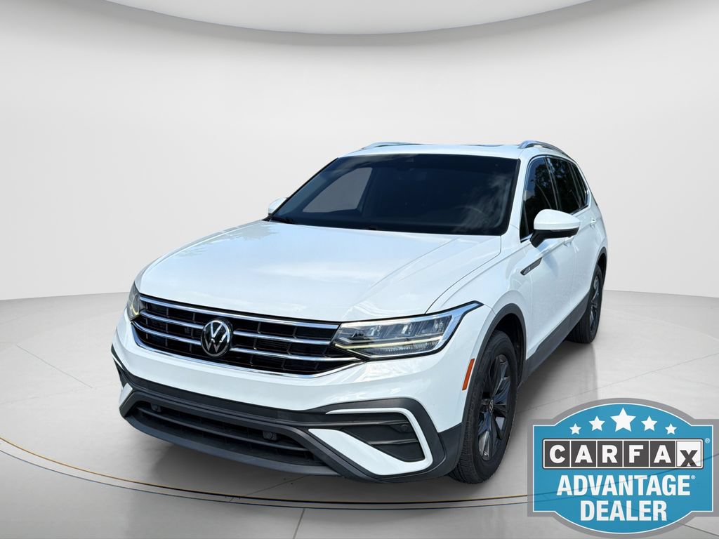Certified 2022 Volkswagen Tiguan SE FWD image 2