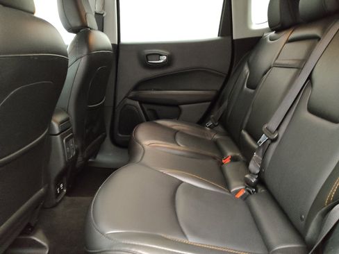 Used 2019 Jeep Compass Limited AWD/4WD image 18