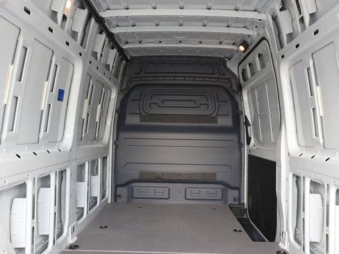 Used 2025 Mercedes-Benz Sprinter 2500 image 23