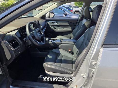 Used 2021 Nissan Rogue SL FWD image 10
