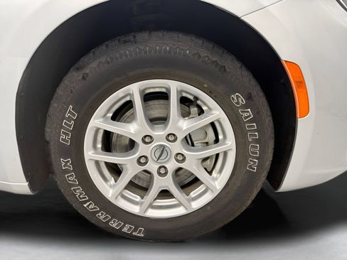Used 2023 Chrysler Pacifica Touring-L FWD image 48