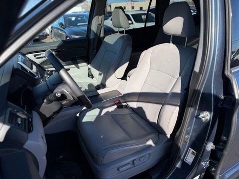 Used 2017 Honda Pilot Touring image 14