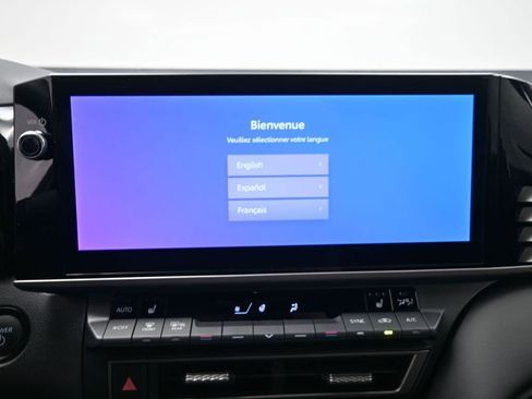 Used 2025 Toyota Camry XSE FWD image 8