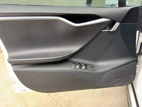 Used 2013 Tesla Model S image 28