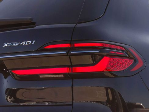 Used 2023 BMW X7 xDrive40i w/ Executive Package AWD/4WD image 10