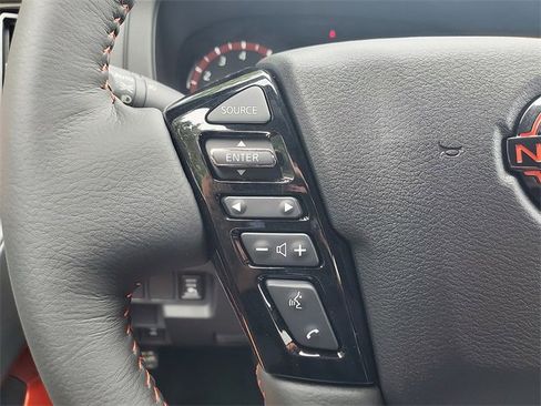 New 2026 Nissan Frontier PRO-4X w/ Pro-4x Convenience Package image 15