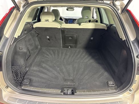 Used 2023 Volvo XC60 B6 Ultimate w/ Protection Package Premier image 30