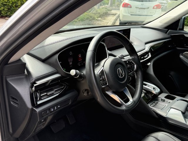 Used 2023 Acura MDX w/ Technology Package FWD image 13