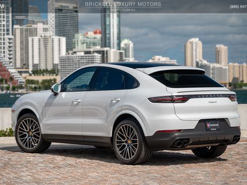 Used 2020 Porsche Cayenne image 12