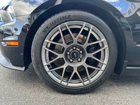 Used 2011 Ford Mustang Shelby GT500 w/ SVT Performance Pkg image 25