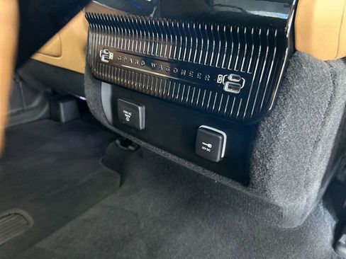 Used 2025 Jeep Grand Wagoneer L Series III w/ Rear Seat Video Group 1 AWD/4WD image 38