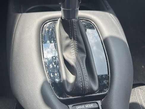 Used 2024 Honda HR-V LX image 15