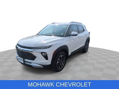 Certified 2025 Chevrolet TrailBlazer LT w/ Convenience Package AWD/4WD image 4