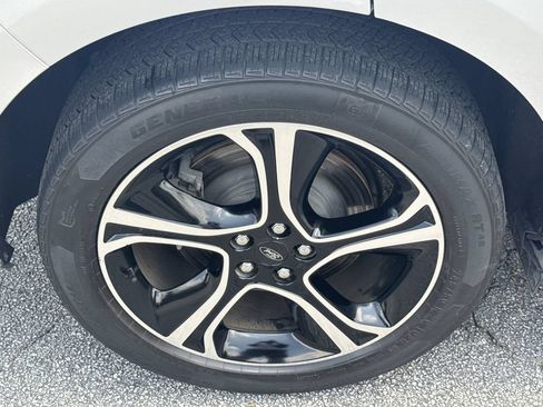 Used 2019 Ford Edge ST w/ Equipment Group 401A AWD/4WD image 17