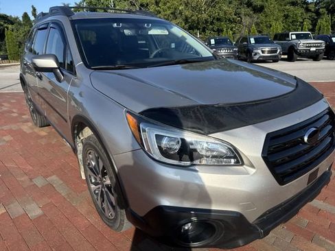 Used 2017 Subaru Outback 2.5i Limited AWD/4WD image 19
