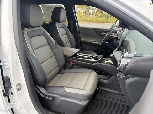 New 2026 Chevrolet Equinox LT w/ Convenience Package II image 29
