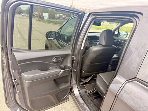 Used 2025 Honda Ridgeline RTL image 13