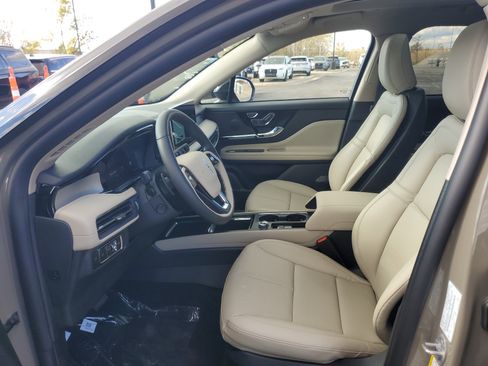 New 2026 Lincoln Corsair Premiere image 12