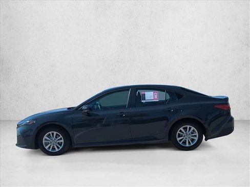 Used 2025 Toyota Camry LE w/ Convenience Package image 8