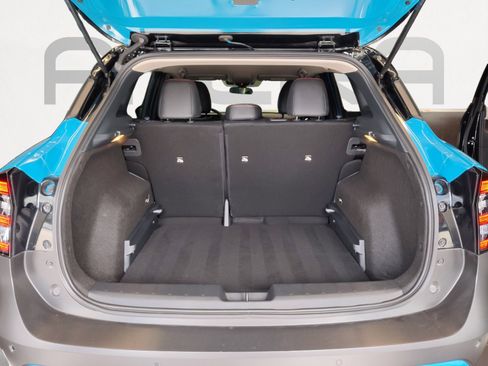 Used 2025 Nissan Kicks SR FWD image 13