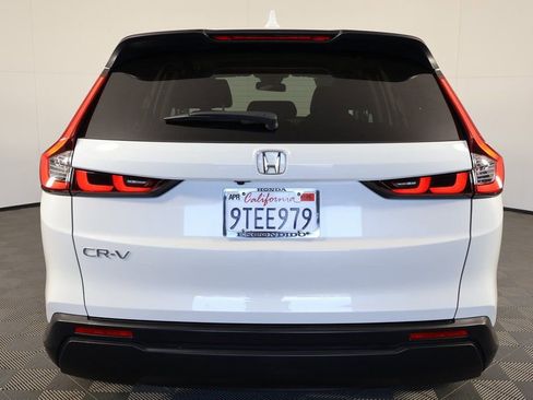 Used 2025 Honda CR-V EX image 5