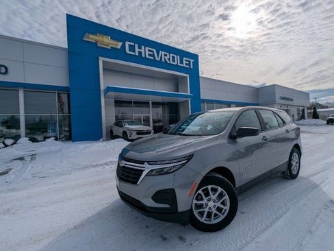 Used 2024 Chevrolet Equinox LS image 27