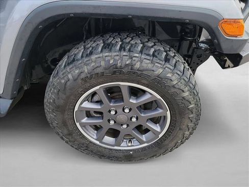 Used 2020 Jeep Gladiator Overland image 10